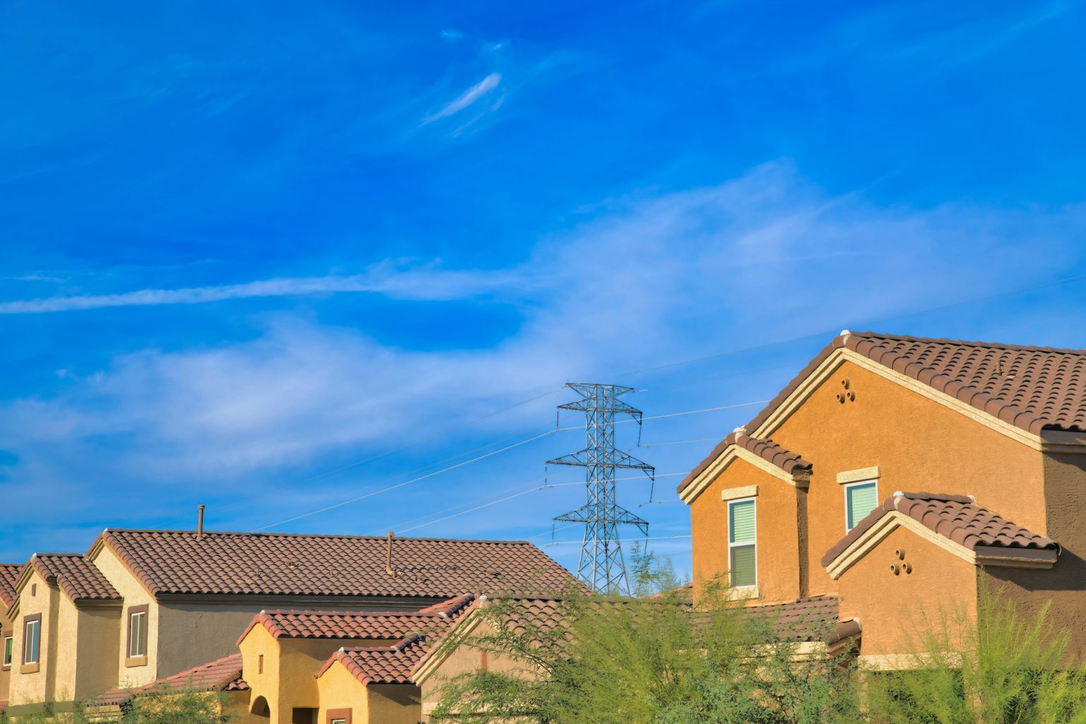 DIY Roof Replacement vs. Professional Roof Replacement Geo Roofing